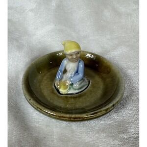 Vintage Wade Irish Porcelain Elf/Gnome/Leprechaun Trinket Dish Ring Catcher